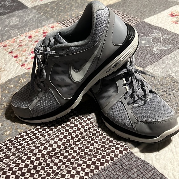 Nikes for sale! - Picture 6 of 6